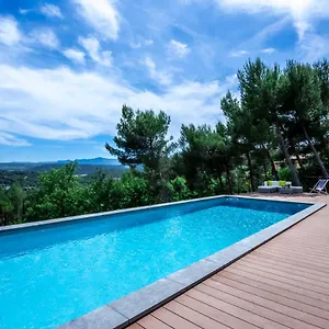 studio-panoramic-with-the-pool-near-saint-victoire-aix.fr-provencehotel.com/