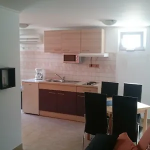 apartment-sara-umag.in-istria.net/
